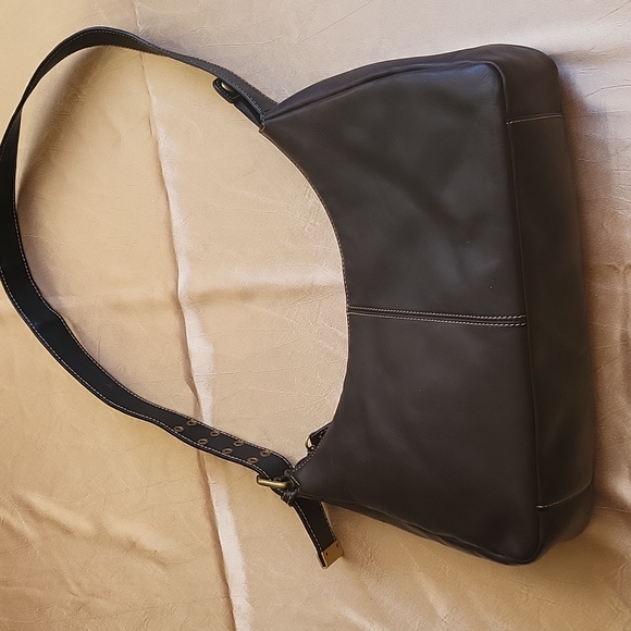 Etienne Aigner EUC women's black 100% cowhide leather medium shoulder bag - Picture 4 of 11